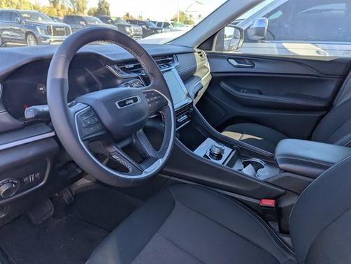 2023 Jeep Grand Cherokee Laredo X