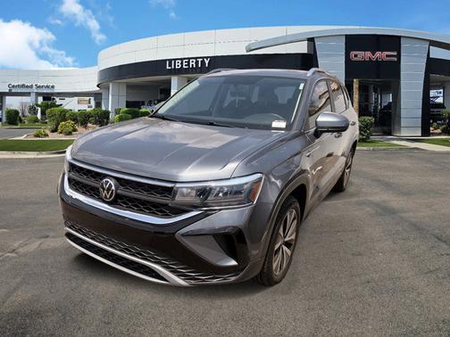 Platinum Gray Metallic 2022 Volkswagen Taos SE