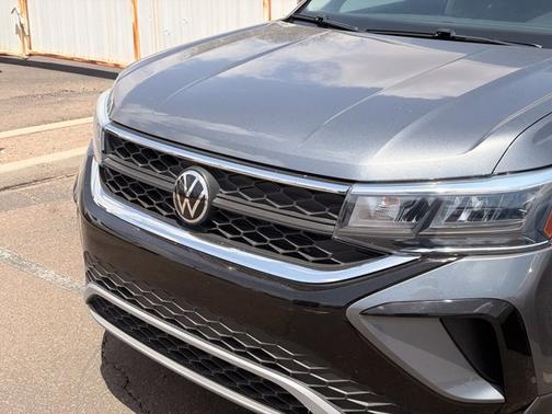 Platinum Gray Metallic 2022 Volkswagen Taos SE