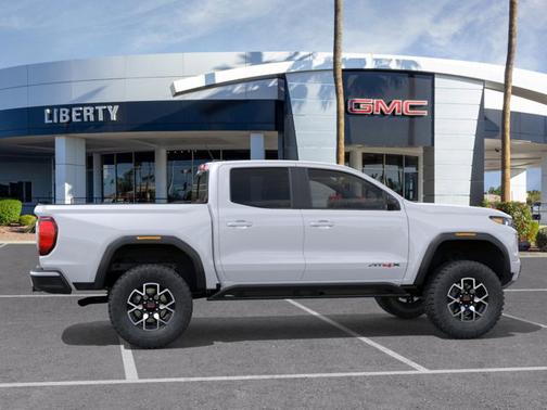 2025 GMC Canyon 4WD AT4