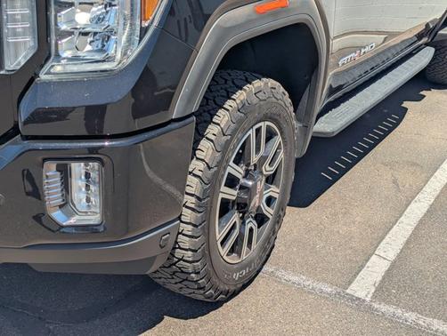 Ebony Twilight Metallic 2022 GMC Sierra 2500 AT4