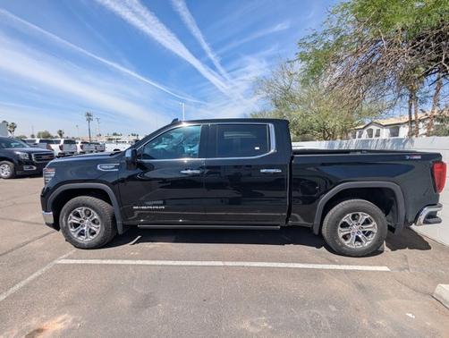 Onyx Black 2024 GMC Sierra 1500 SLT
