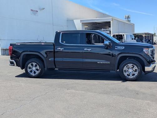 Onyx Black 2024 GMC Sierra 1500 SLT