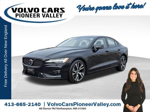2023 Volvo S60 B5 Plus Dark Theme