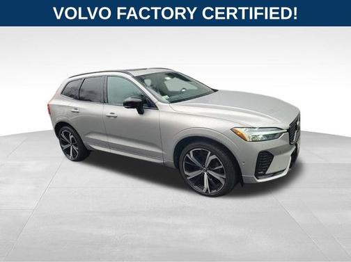 2022 Volvo XC60 B6 R-Design