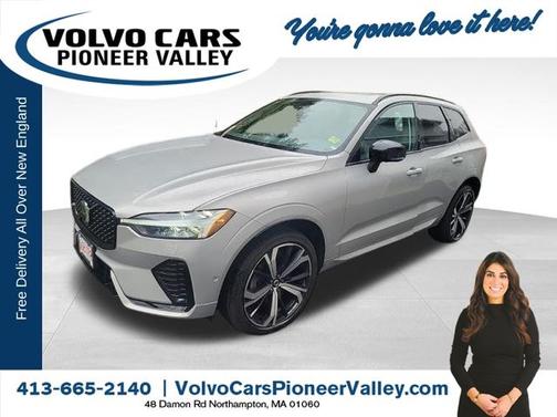2022 Volvo XC60 B6 R-Design