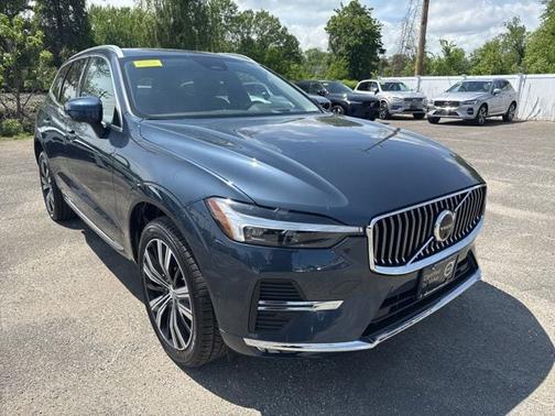 2022 Volvo XC60 B5 Inscription