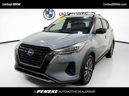 Boulder Gray Pearl 2023 Nissan Kicks SR