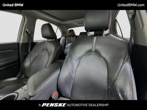 Midnight Black Metallic/Wind Chill 2018 Toyota Camry XSE