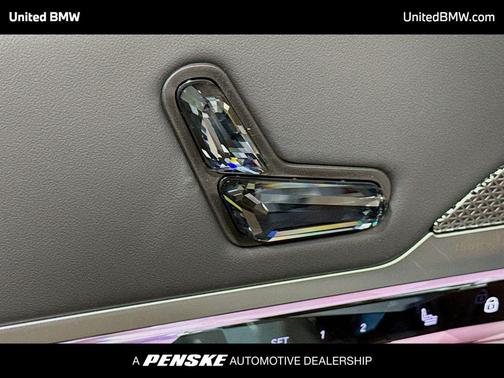 2026 BMW 750e i xDrive