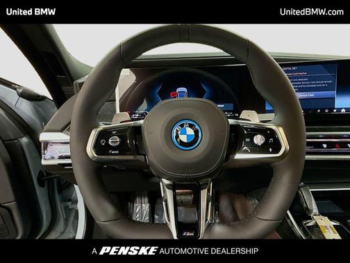 2026 BMW 750e i xDrive