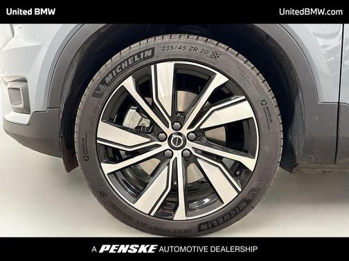 2021 Volvo XC40 Recharge Pure Electric P8