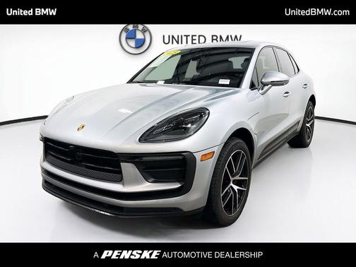 2023 Porsche Macan Base (PDK)