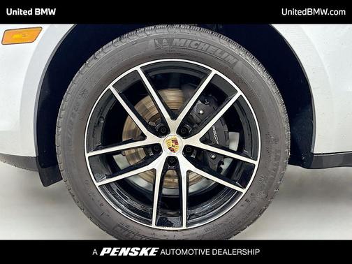 2023 Porsche Macan Base (PDK)