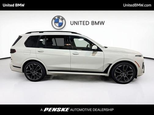 Alpine White 2027 BMW X7 xDrive40i