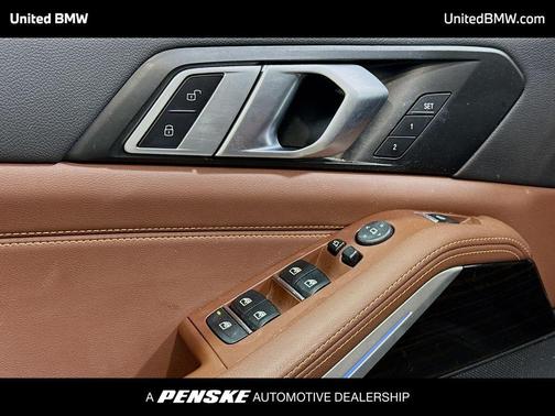 Mineral White Metallic 2023 BMW X5 PHEV xDrive45e