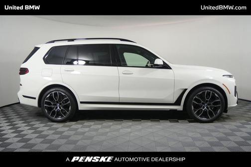 Alpine White 2026 BMW X7 xDrive40i