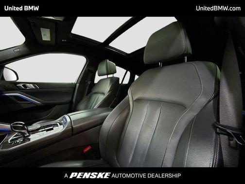 2021 BMW X6 M50i