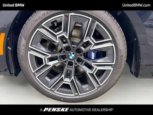 Carbon Black Metallic 2027 BMW 530 i