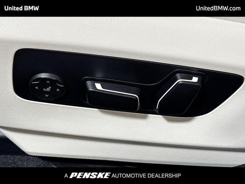 Carbon Black Metallic 2027 BMW 530 i