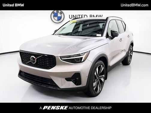2026 Volvo XC40 Ultra, B5 AWD Gas (mild hybrid), Dark