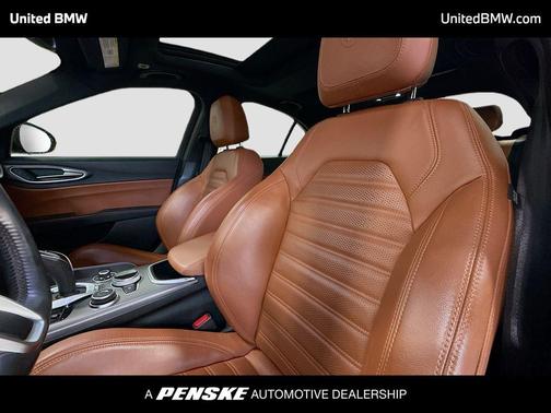 Verde Visconti Metallic 2020 Alfa Romeo Giulia Ti Sport