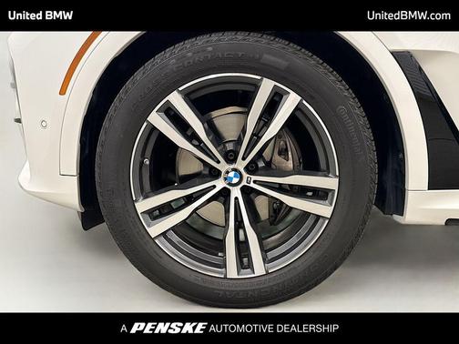 Mineral White Metallic 2022 BMW X7 xDrive40i