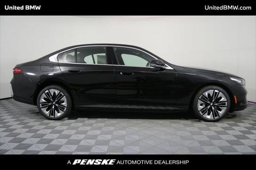 2025 BMW i5 eDrive40
