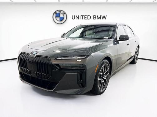 Dravit Grey Metallic 2026 BMW 760 xDrive