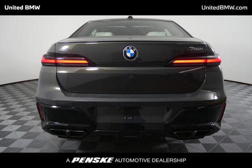 Dravit Grey Metallic 2026 BMW 760 xDrive