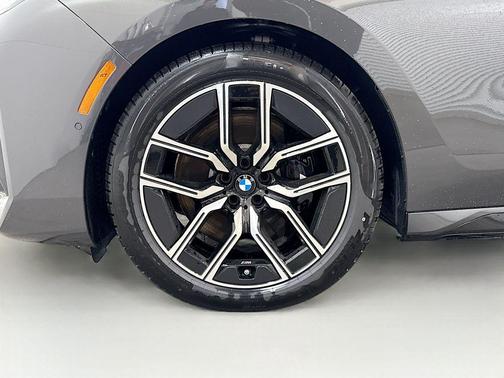 Dravit Grey Metallic 2026 BMW 760 xDrive