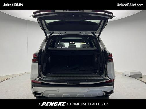 White Metallic 2025 BMW X5 xDrive40i
