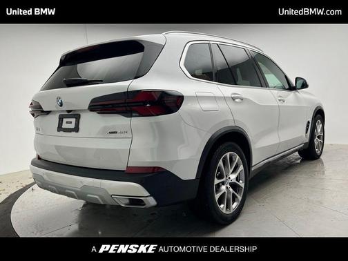White Metallic 2025 BMW X5 xDrive40i