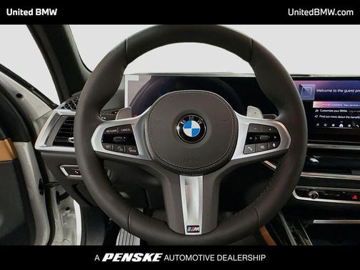 Mineral White Metallic 2027 BMW X7 xDrive40i