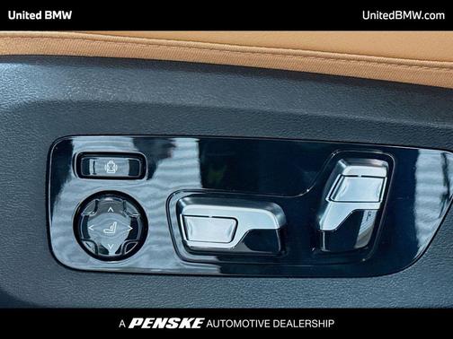 Mineral White Metallic 2027 BMW X7 xDrive40i