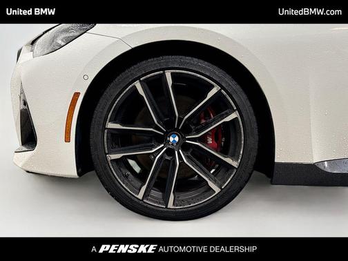 Alpine White 2022 BMW 230 i