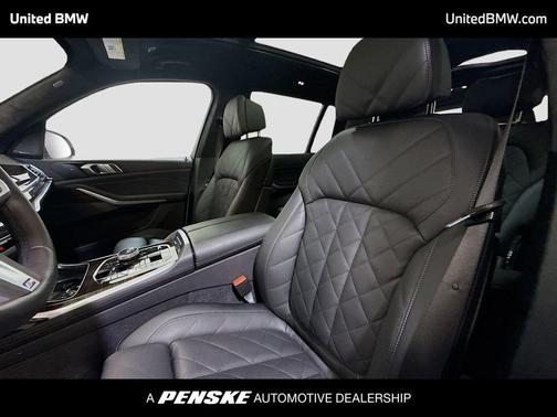 White Metallic 2026 BMW X7 xDrive40i