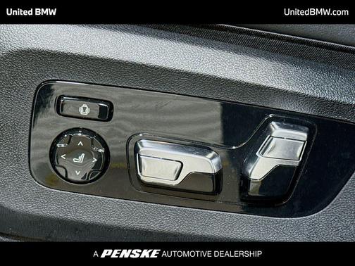 White Metallic 2026 BMW X7 xDrive40i