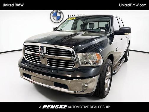 Brilliant Black Crystal Pearlcoat 2016 RAM 1500 Big Horn