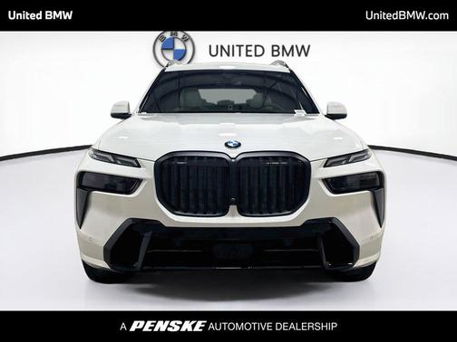 Alpine White 2027 BMW X7 xDrive40i