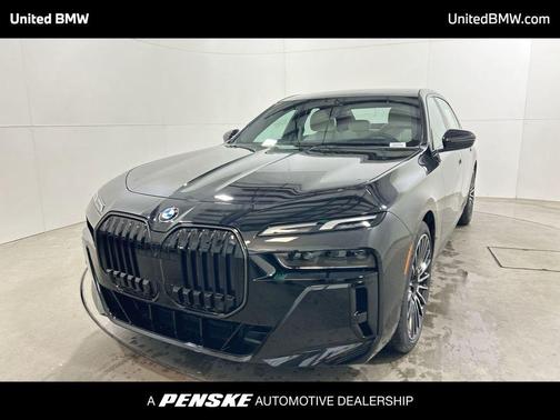 2025 BMW 740 i
