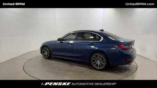 2022 BMW 330 330i Sedan