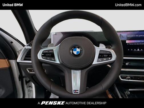 Alpine White 2027 BMW X7 xDrive40i