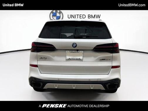 Mineral White Metallic 2026 BMW X5 PHEV xDrive50e