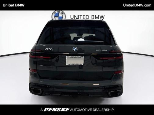 Dravit Grey Metallic 2027 BMW X7 xDrive40i