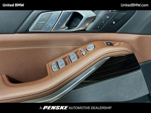 Gray Metallic 2026 BMW X7 xDrive40i