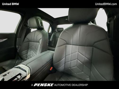 Black Sapphire Metallic 2026 BMW 760 xDrive