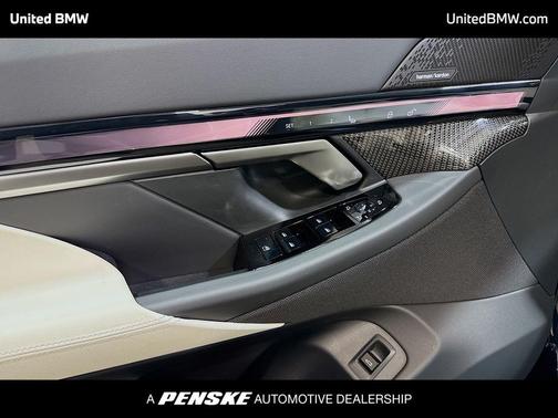 Carbon Black Metallic 2027 BMW 530 i