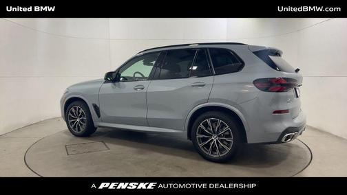 2025 BMW X5 M60i