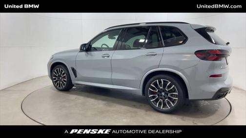 2024 BMW X5 M60i